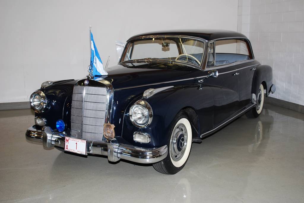 1957 Mercedes-Benz 300d Sedan